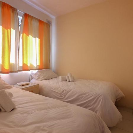 Seaside Apt With Side Sea Views - New 멜리에하 외부 사진