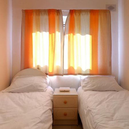 Seaside Apt With Side Sea Views - New 멜리에하 외부 사진