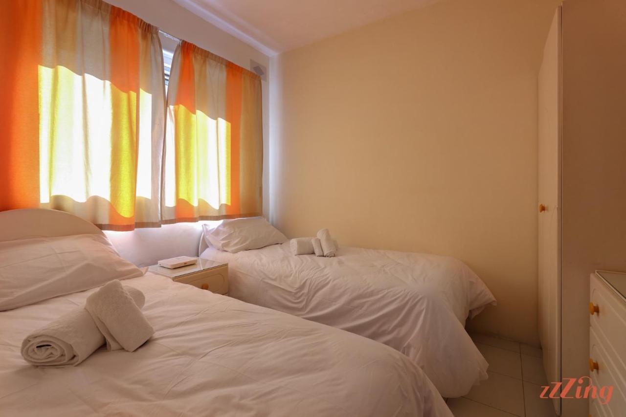 Seaside Apt With Side Sea Views - New 멜리에하 외부 사진