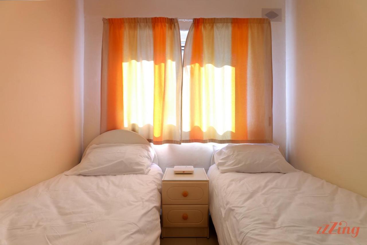 Seaside Apt With Side Sea Views - New 멜리에하 외부 사진